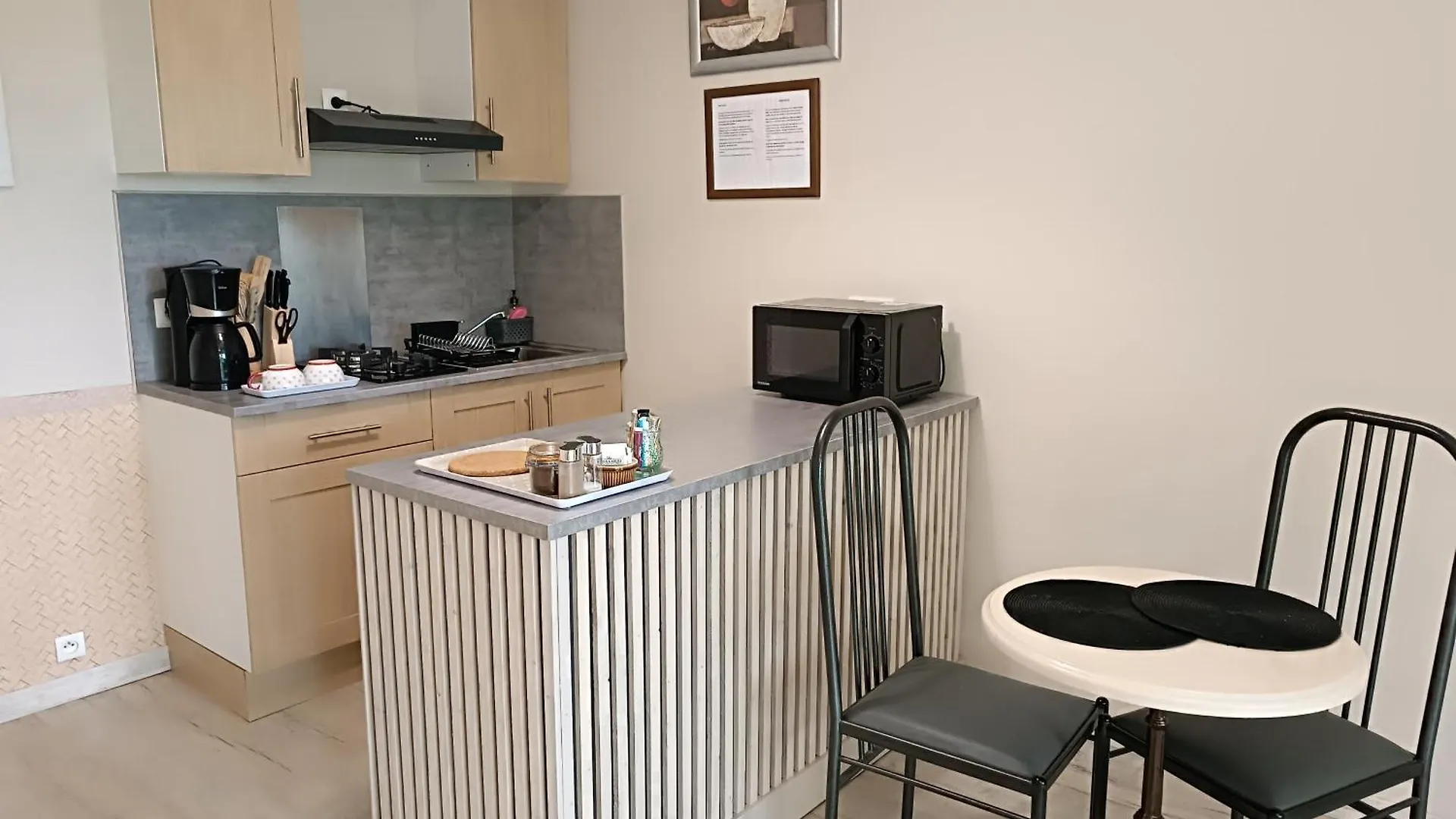 Mas Auroma Bed & Breakfast Murs