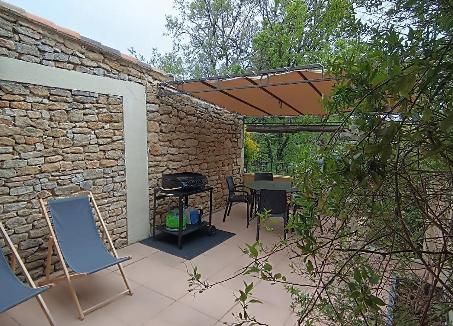Bed and Breakfast Mas Auroma Murs
